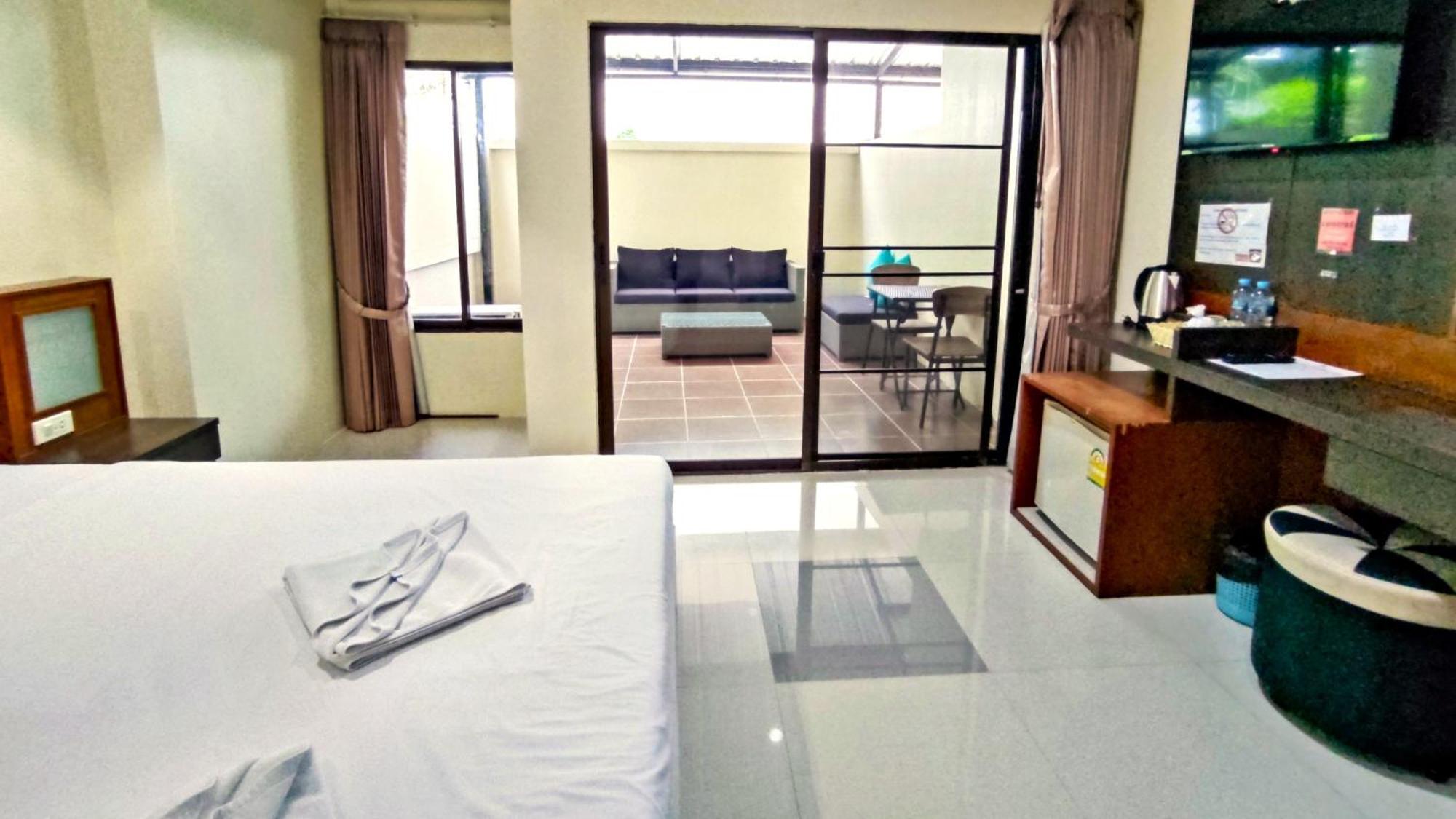 Lucky Buako Hotel パトン エクステリア 写真